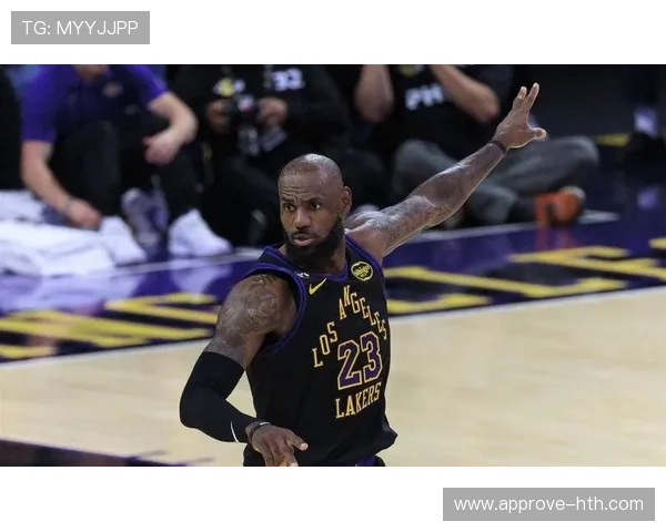 詹姆斯领衔湖人迎战勇士 科比遗产成焦点 新赛季NBA大戏即将上演